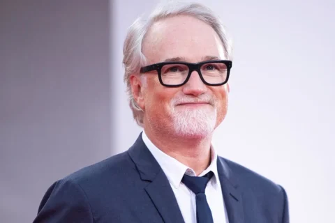 Courteney Cox Officially Reveals David Fincher’s Secret Role in Her New Crime Thriller ‘Evil Genius’