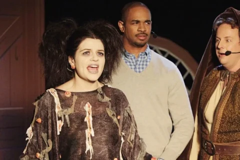 Hulu's 3-Part Sitcom Is Officially Surging the Streaming Charts