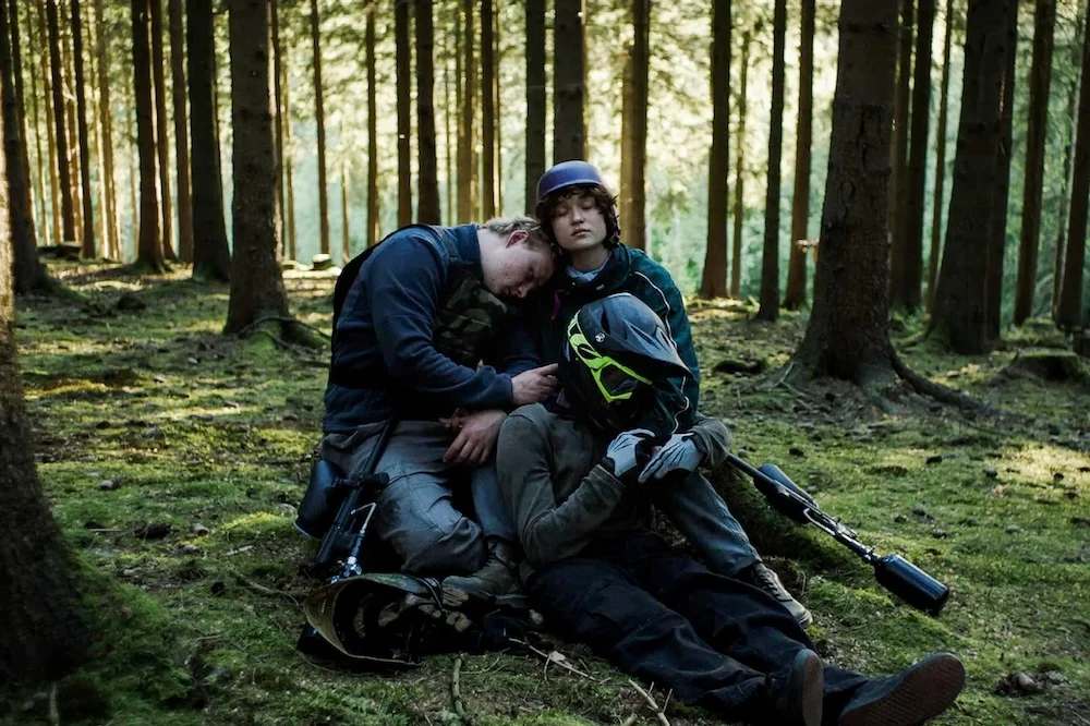 ‘Oasis’ Review: A Sleek, Strange Parable about Bullying and Bonding at the Most Difficult Age