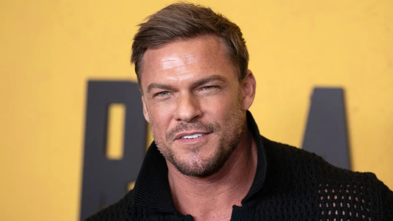 'Reacher's Alan Ritchson Officially Replacing Jason Momoa in Sony's 'Helldivers'